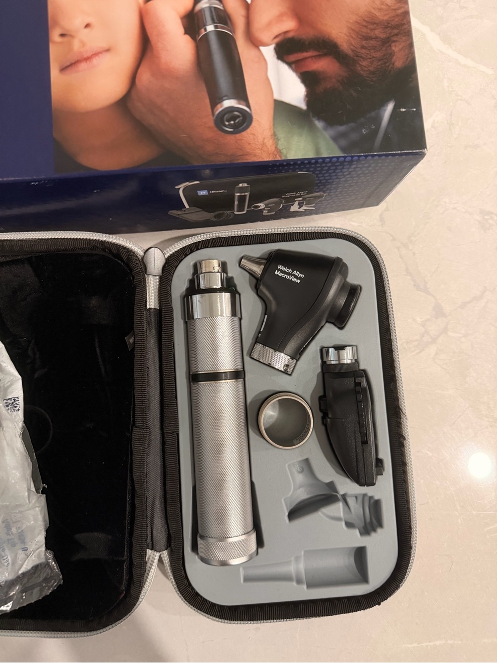 Welch Allyn Diagnostic Set with Case - Silver and Black - Picture 3 of 16